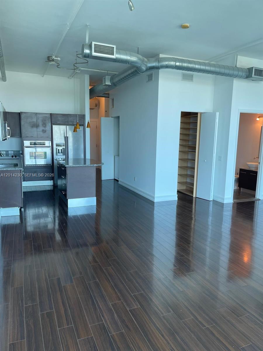 UPTOWN MARINA LOFTS CONDO - Residential