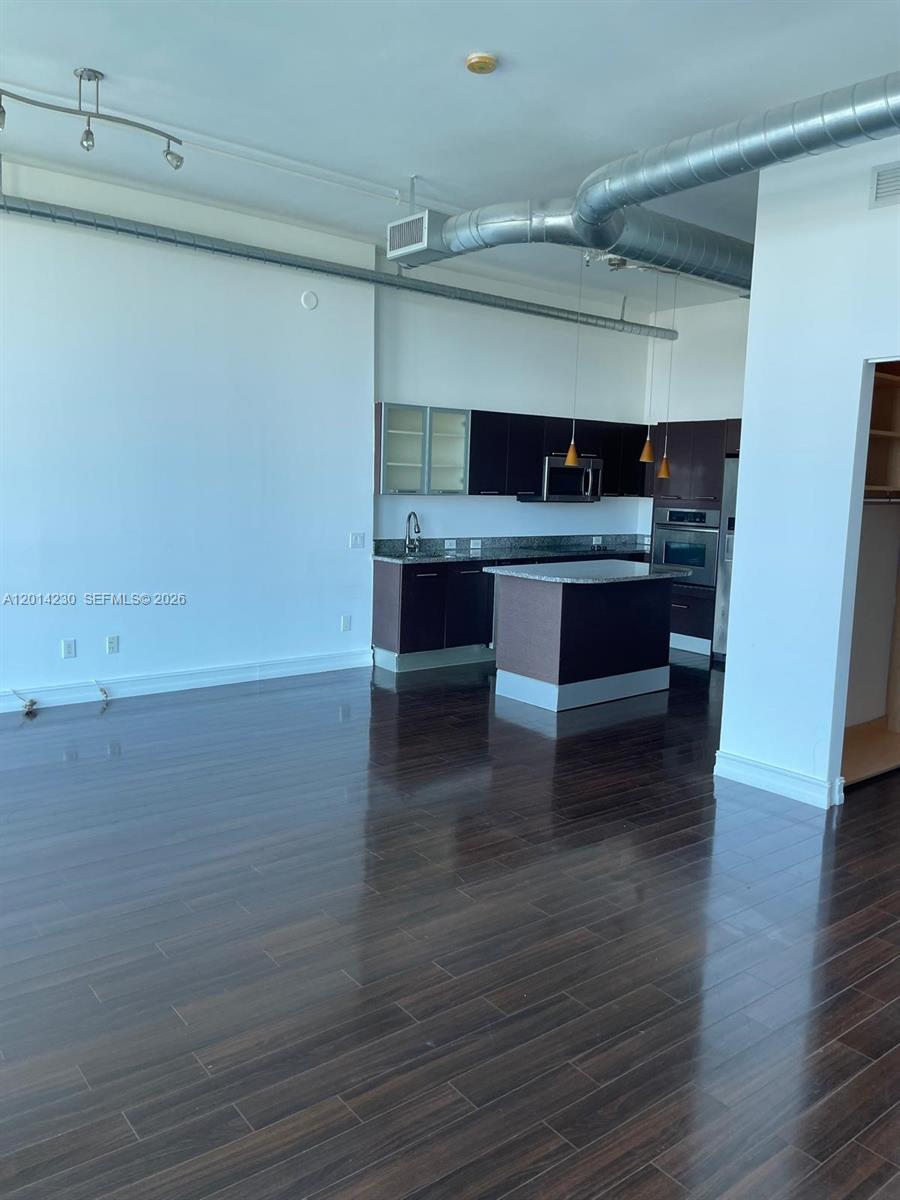 UPTOWN MARINA LOFTS CONDO - Residential