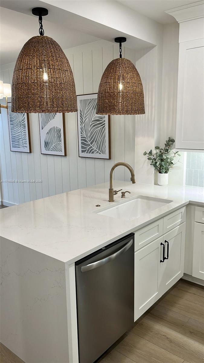 PARADISE HARBOUR CONDO - Residential