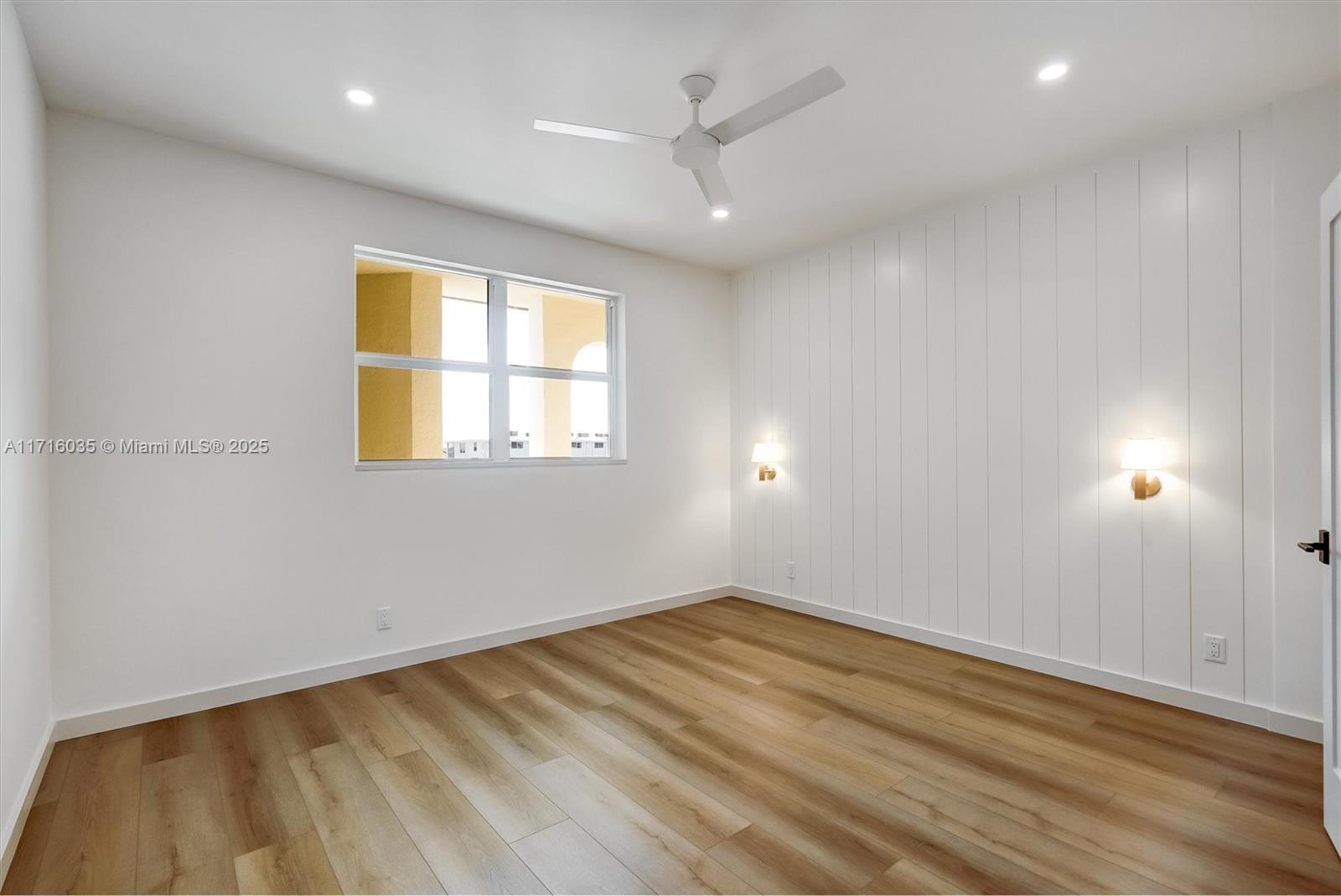 PARADISE HARBOUR CONDO - Residential