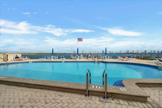 PARADISE HARBOUR CONDO - Residential