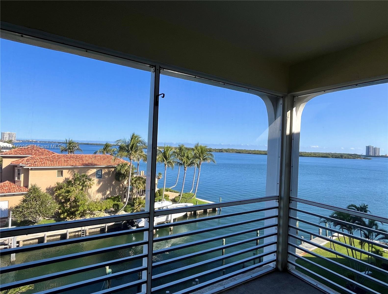 PARADISE HARBOUR CONDO - Residential
