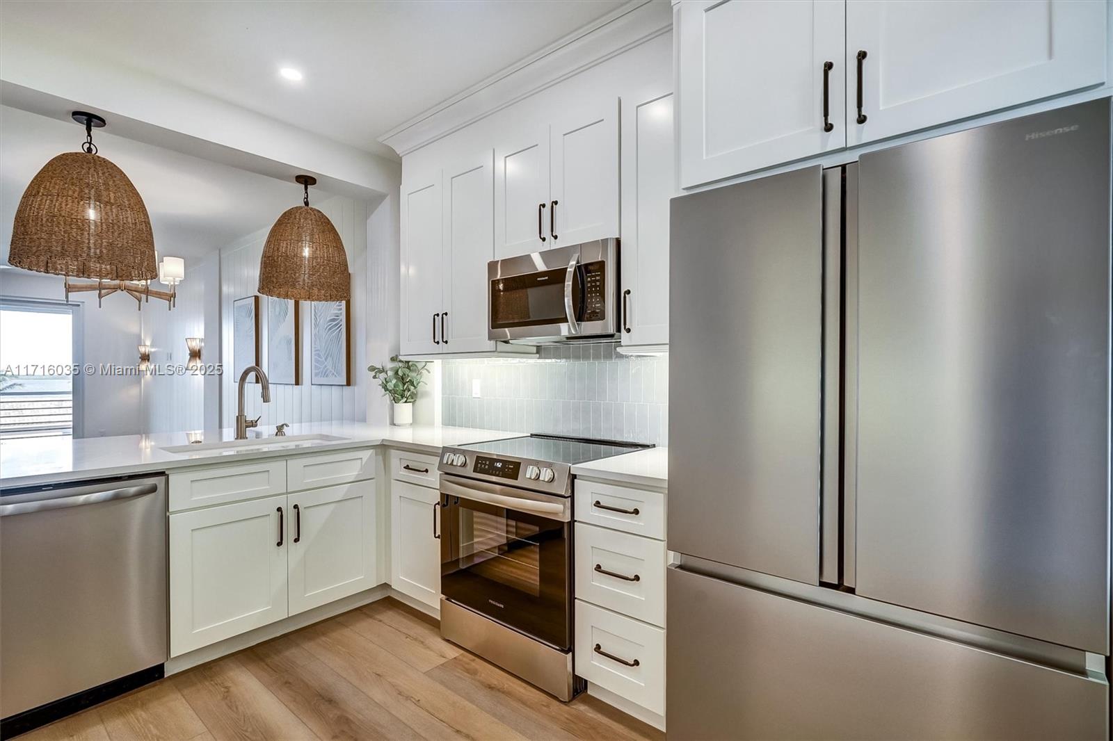 PARADISE HARBOUR CONDO - Residential