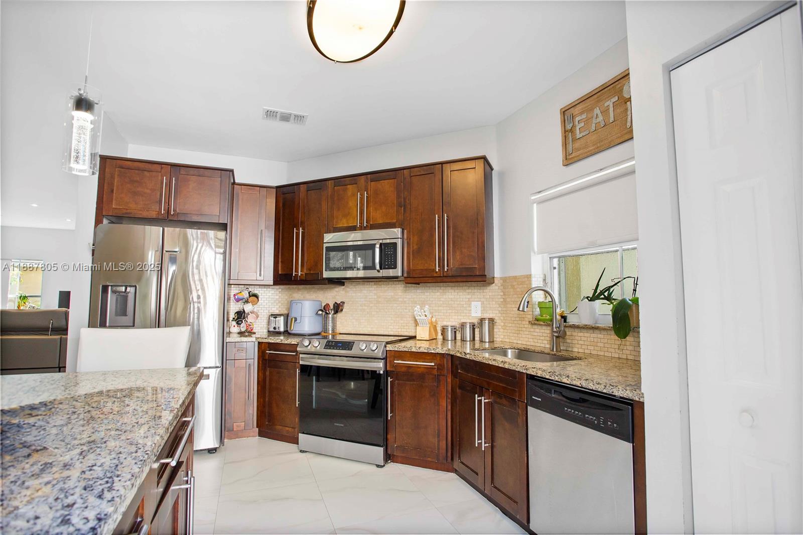 CHAPEL TRAIL REPLAT - Residential Lease