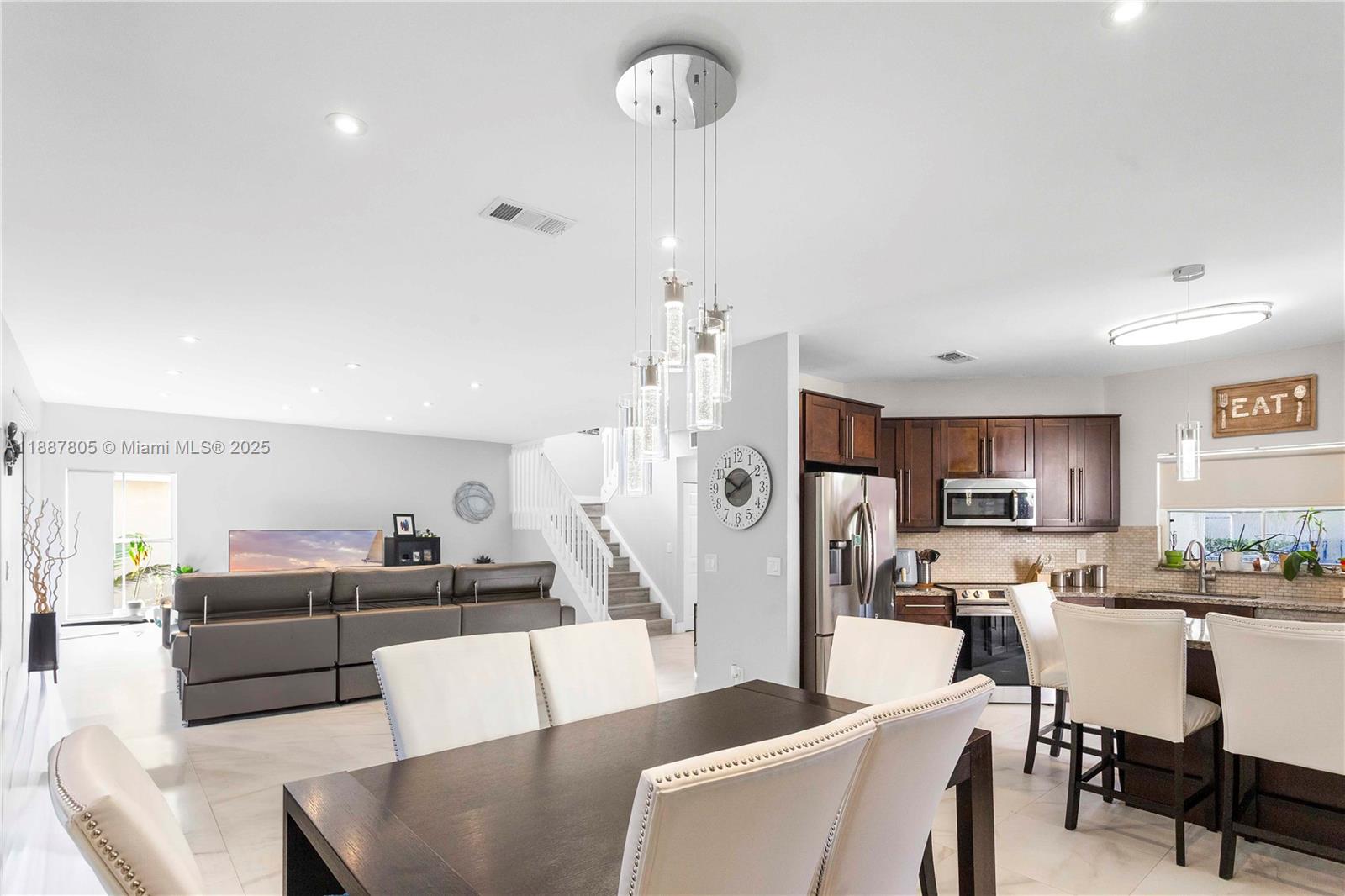 CHAPEL TRAIL REPLAT - Residential Lease