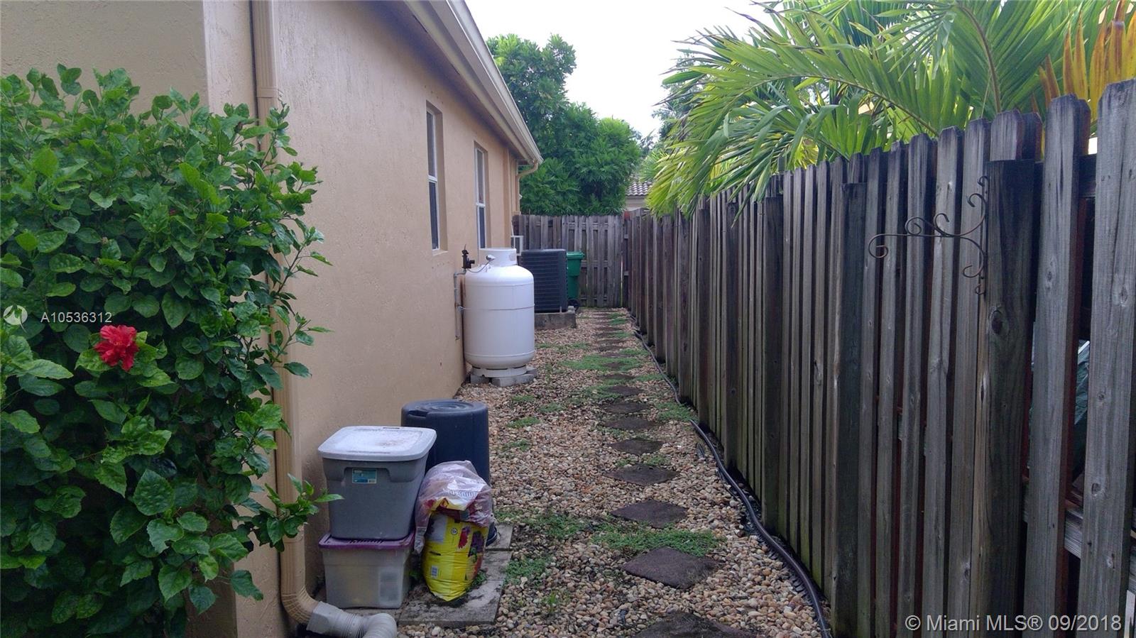 SANTORINI AT VIZCAYA - Residential