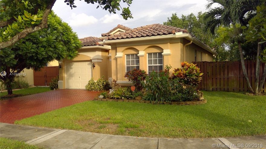 "PRICED TO SELL!"SPACIOUS FRESHLY Painted Single Story 3/2 Corner HOME In The DESIRABLE Gated Community of SANTORINI At Vizcaya. Home Features: OPEN Floor Plan, Crown Molding Throughout, Tile Floors, with Bamboo & Carpet in Bedrooms, and Walk-In California Closet. NEWER AC, Refrigerator, GAS Range, Granite Counter Tops, Dishwasher, a EXTRA AC Unit in Garage, and PRIVACY Fenced Backyard. This WONDERFUL Community INCLUDES, a Pool, Gym, Tot Lot, Clubhouse and ROVING 24HR SECURITY. CLOSE to Schools, Shopping & MAJOR Highways. "SELLERS MOTIVATED" ALL REASONABLE OFFERS WILL BE CONSIDERED!