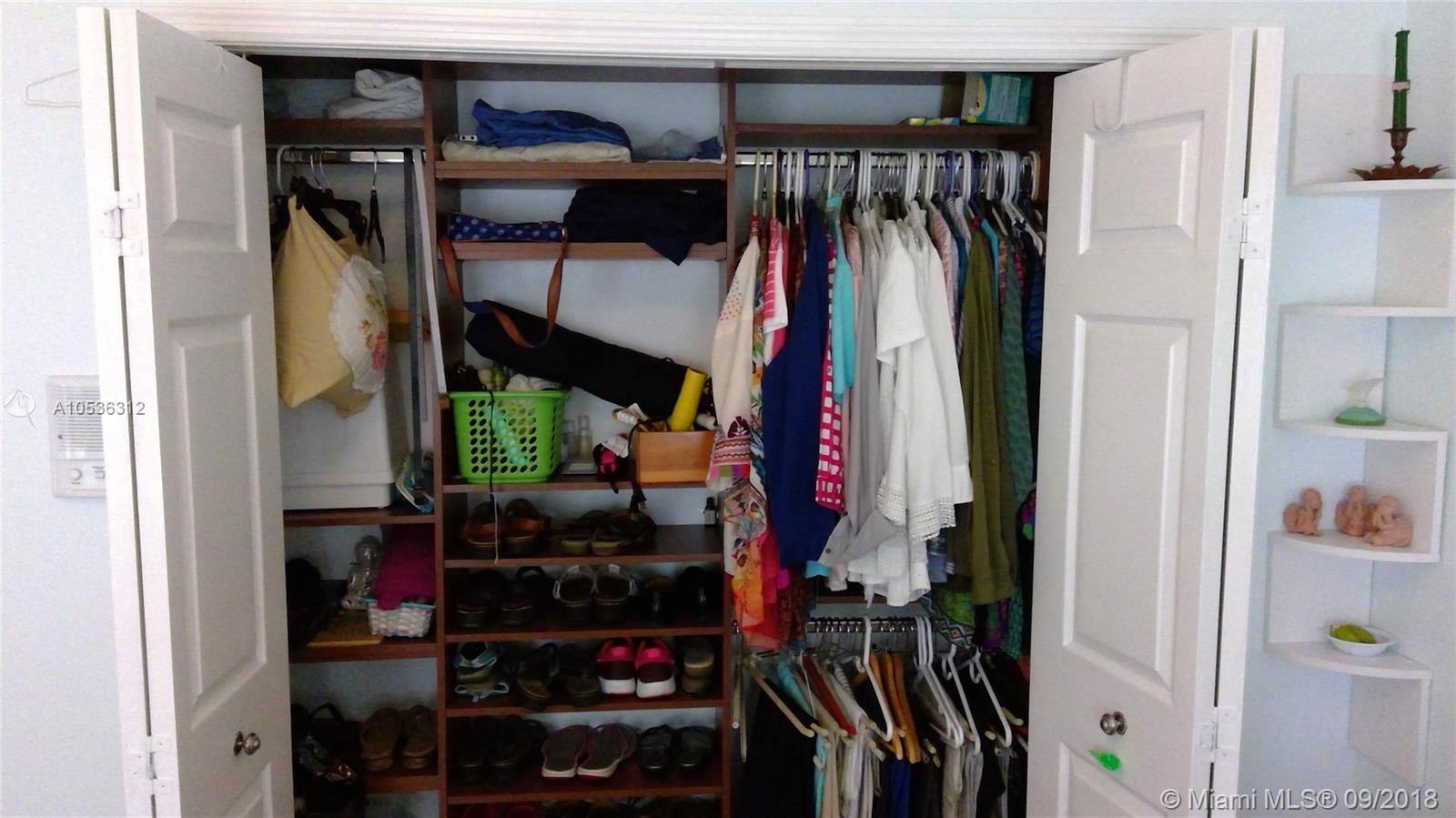 SANTORINI AT VIZCAYA - Residential