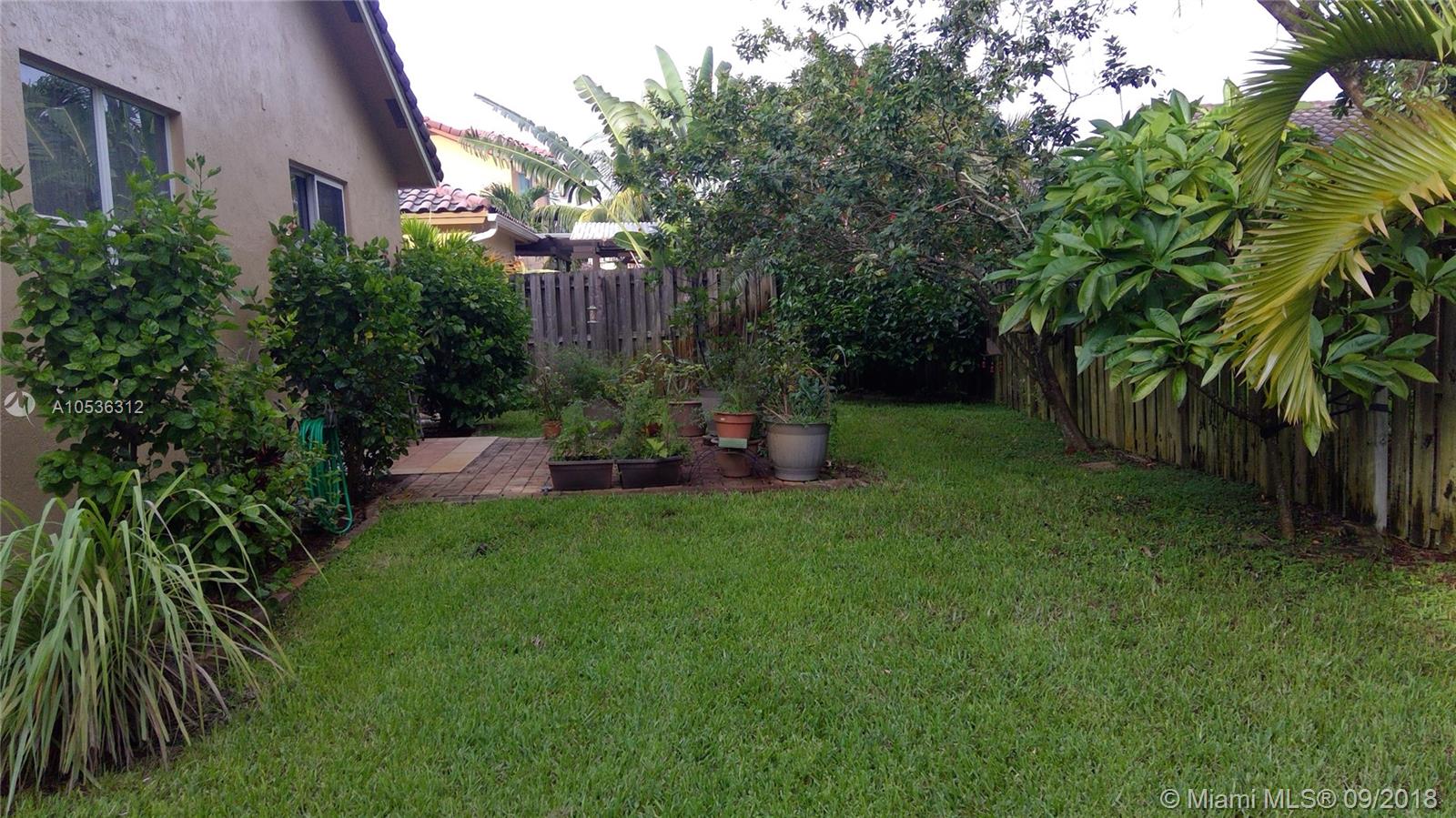 SANTORINI AT VIZCAYA - Residential