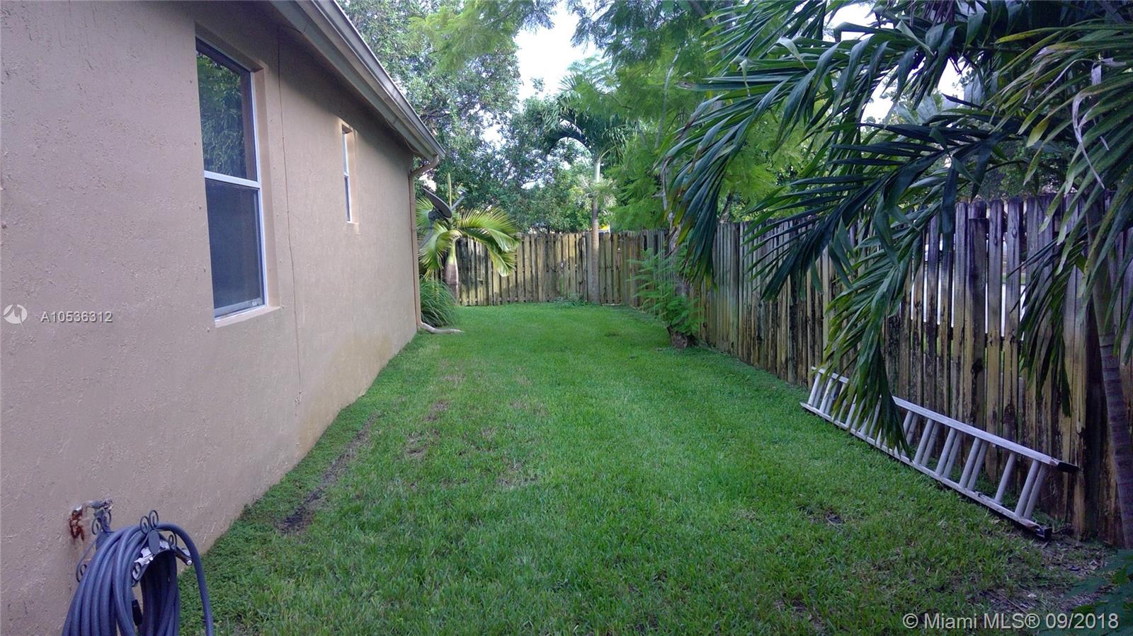 SANTORINI AT VIZCAYA - Residential