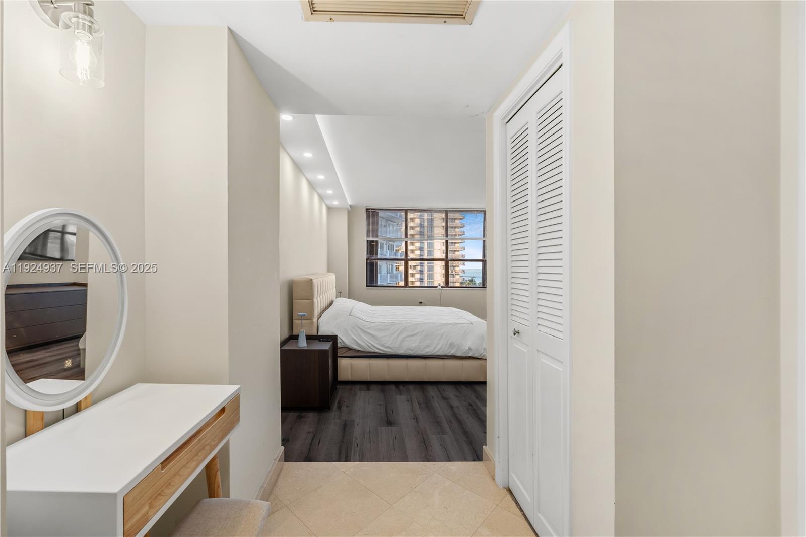 BALMORAL CONDO - Residential