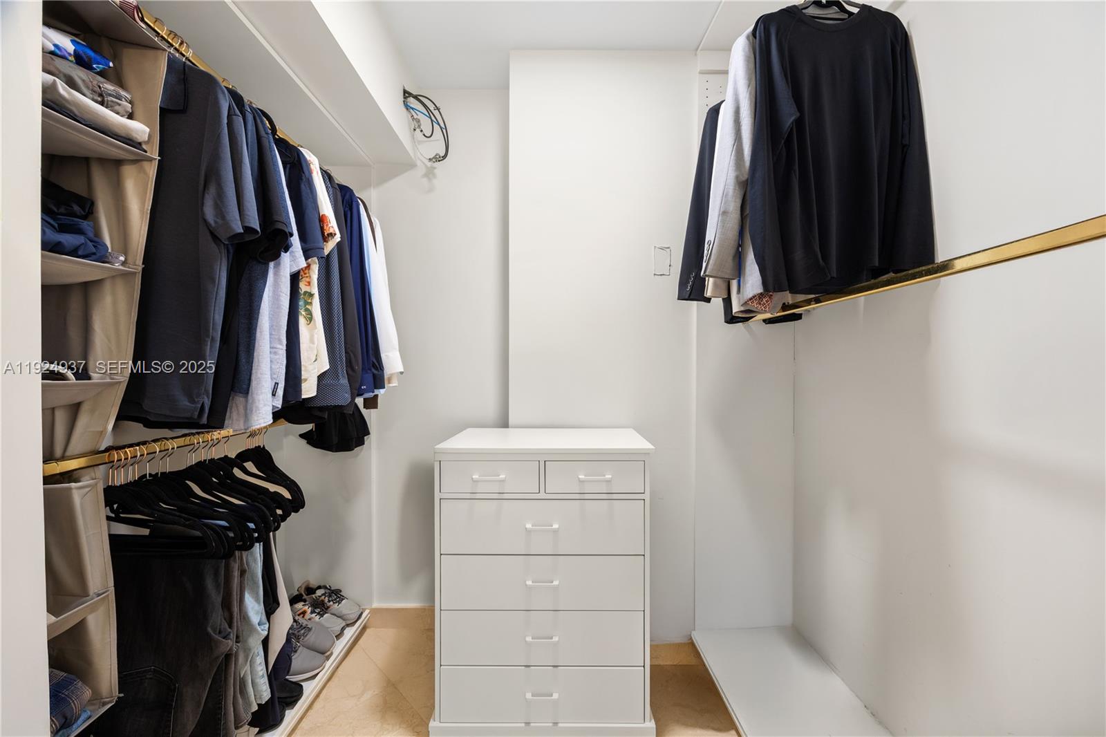 BALMORAL CONDO - Residential