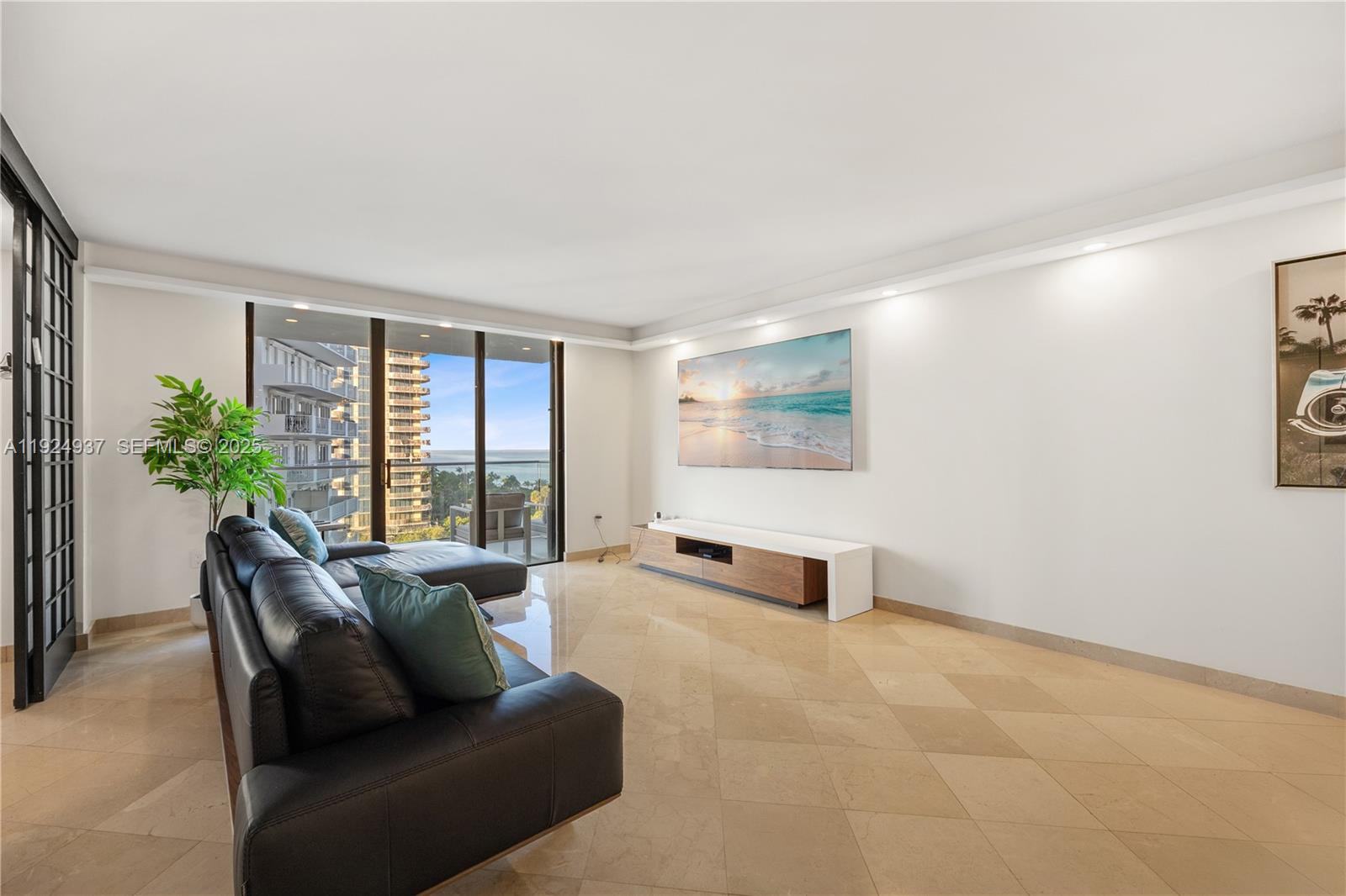 BALMORAL CONDO - Residential