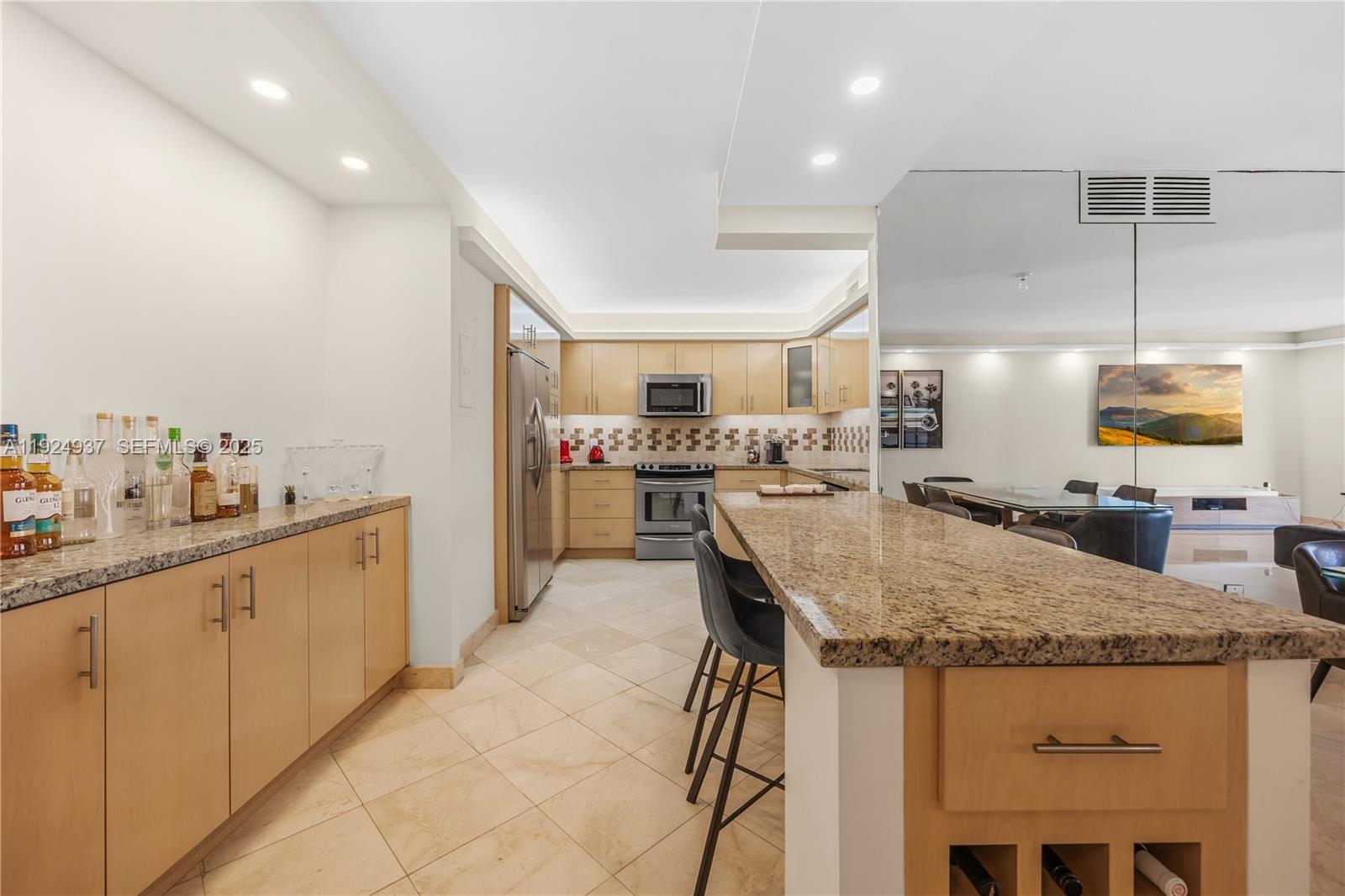 BALMORAL CONDO - Residential