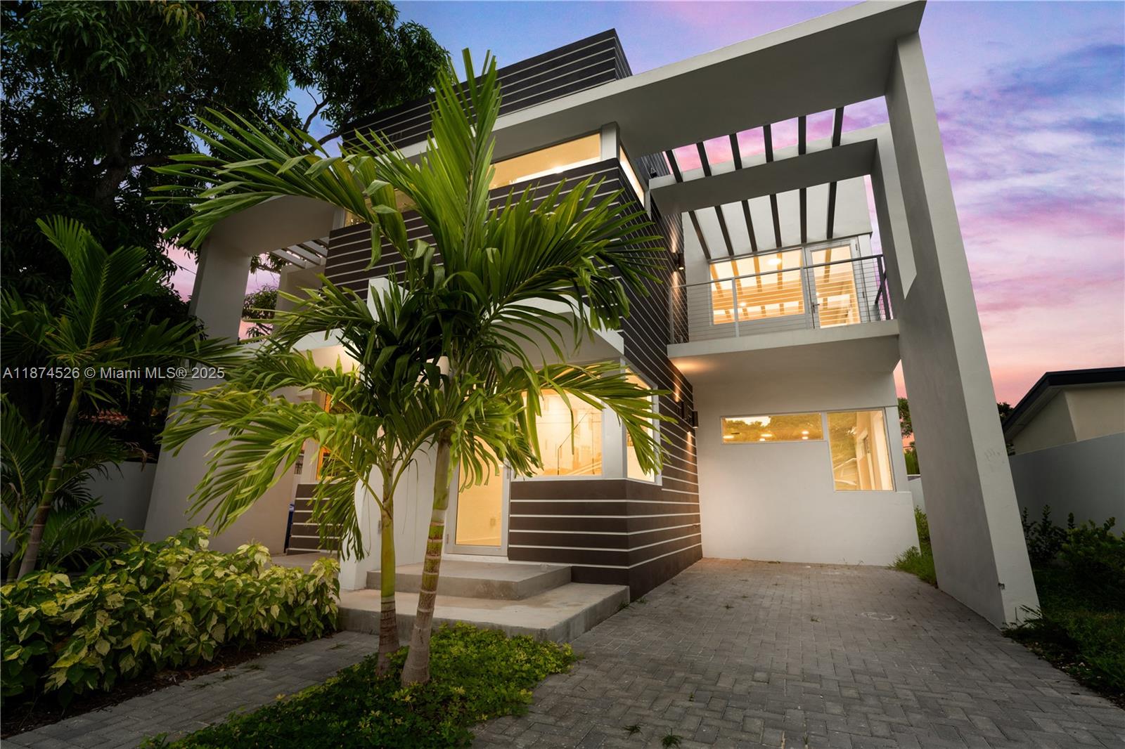857 SW 14th Ave A