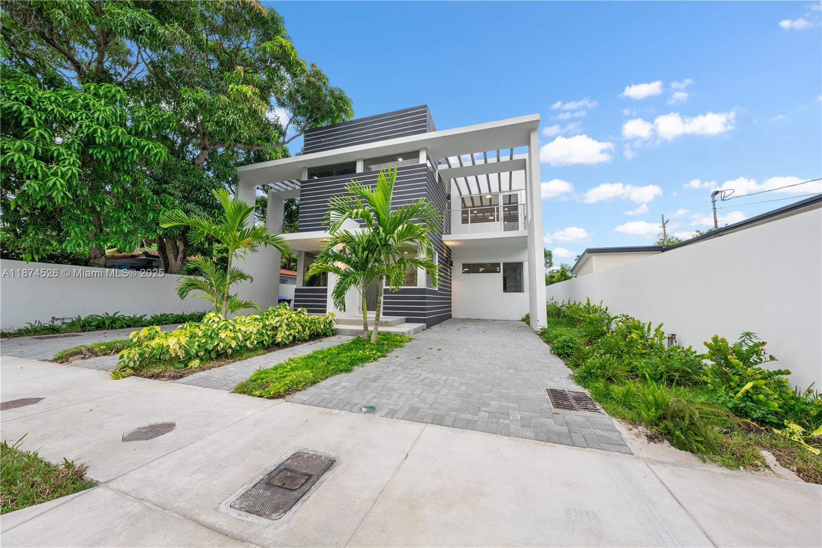 857 SW 14th Ave A