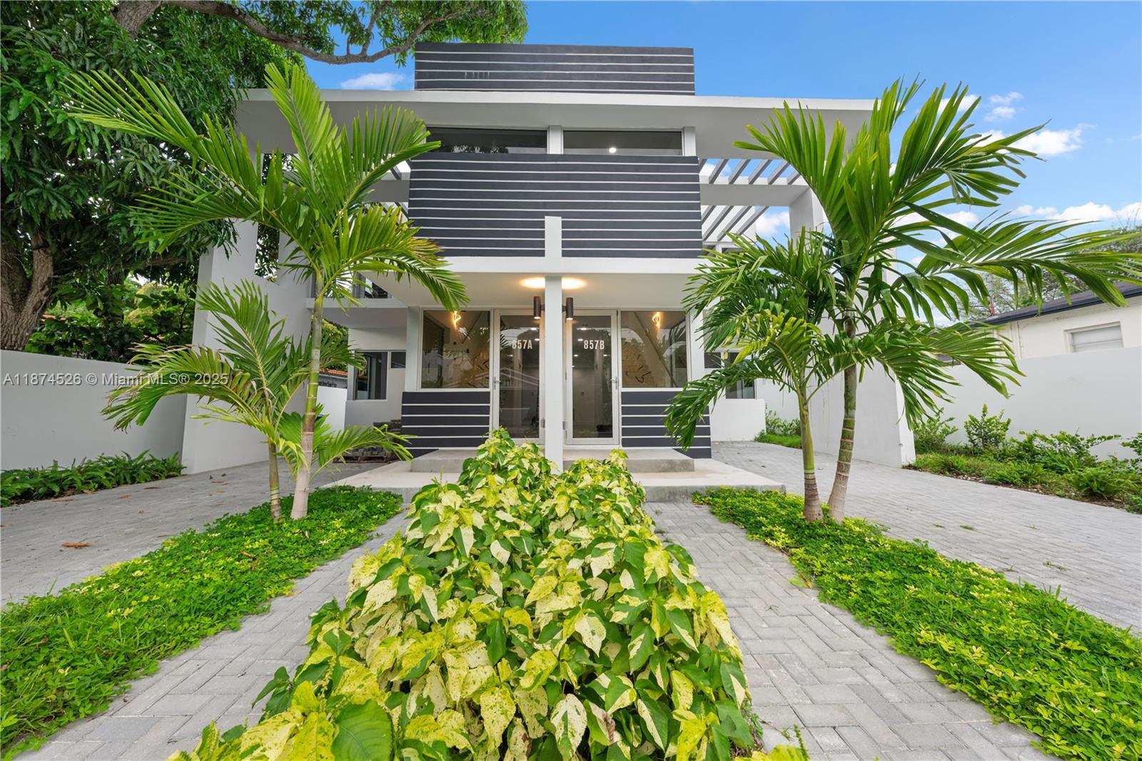 857 SW 14th Ave A