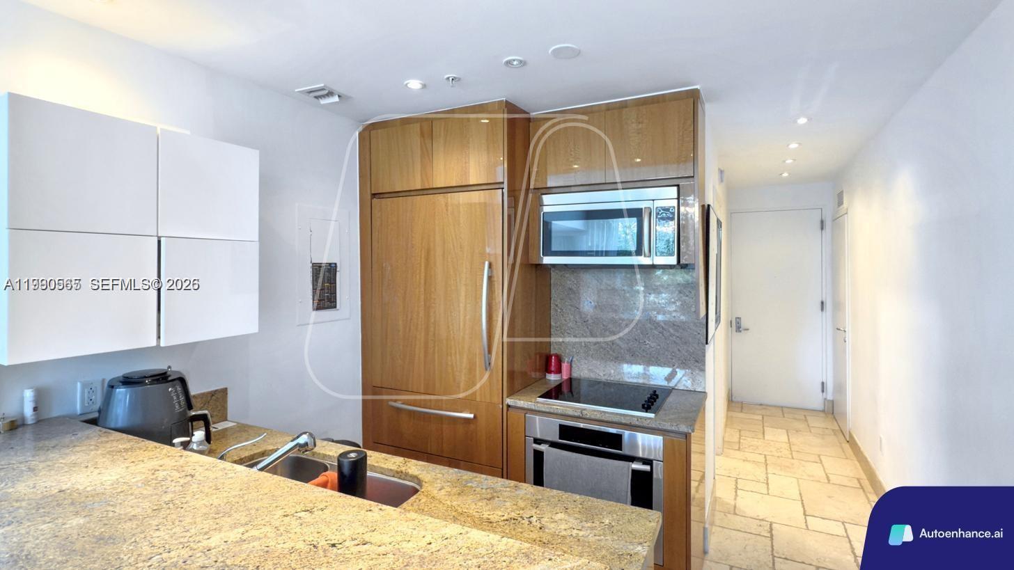 CONTINUUM ON SOUTH BEACH - Residential