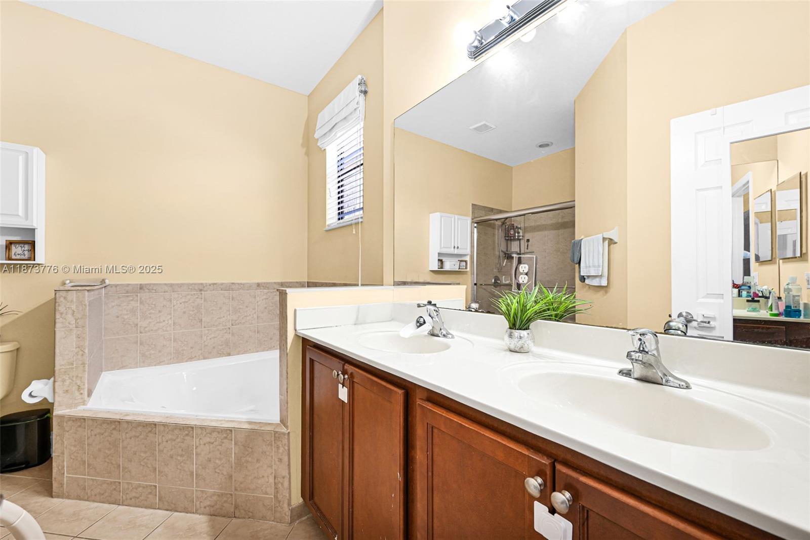 SILVER PALM EAST SEC THRE - Residential