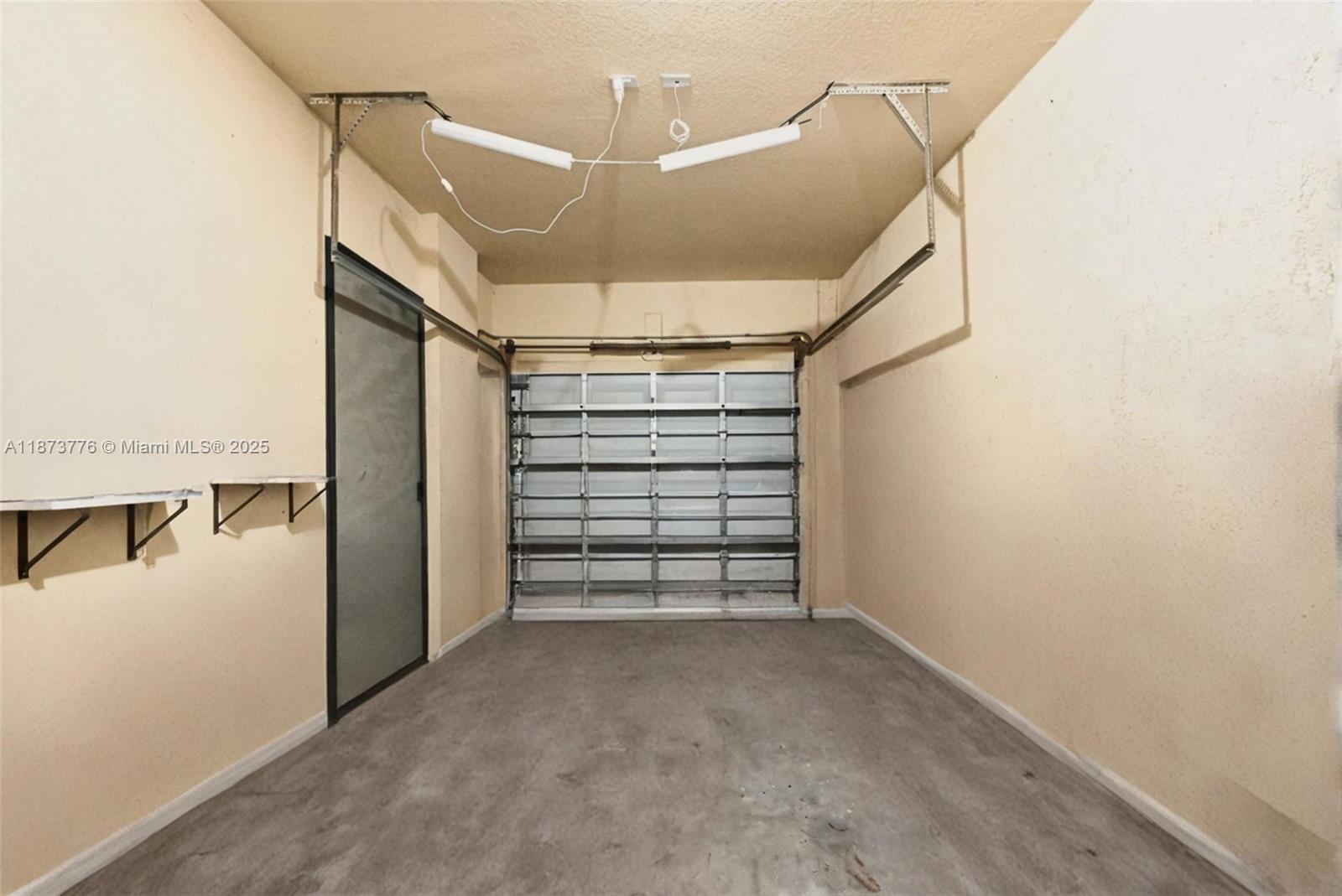 SILVER PALM EAST SEC THRE - Residential