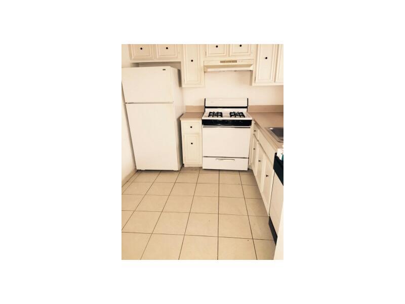 VENETIAN GARDENS - Residential Lease