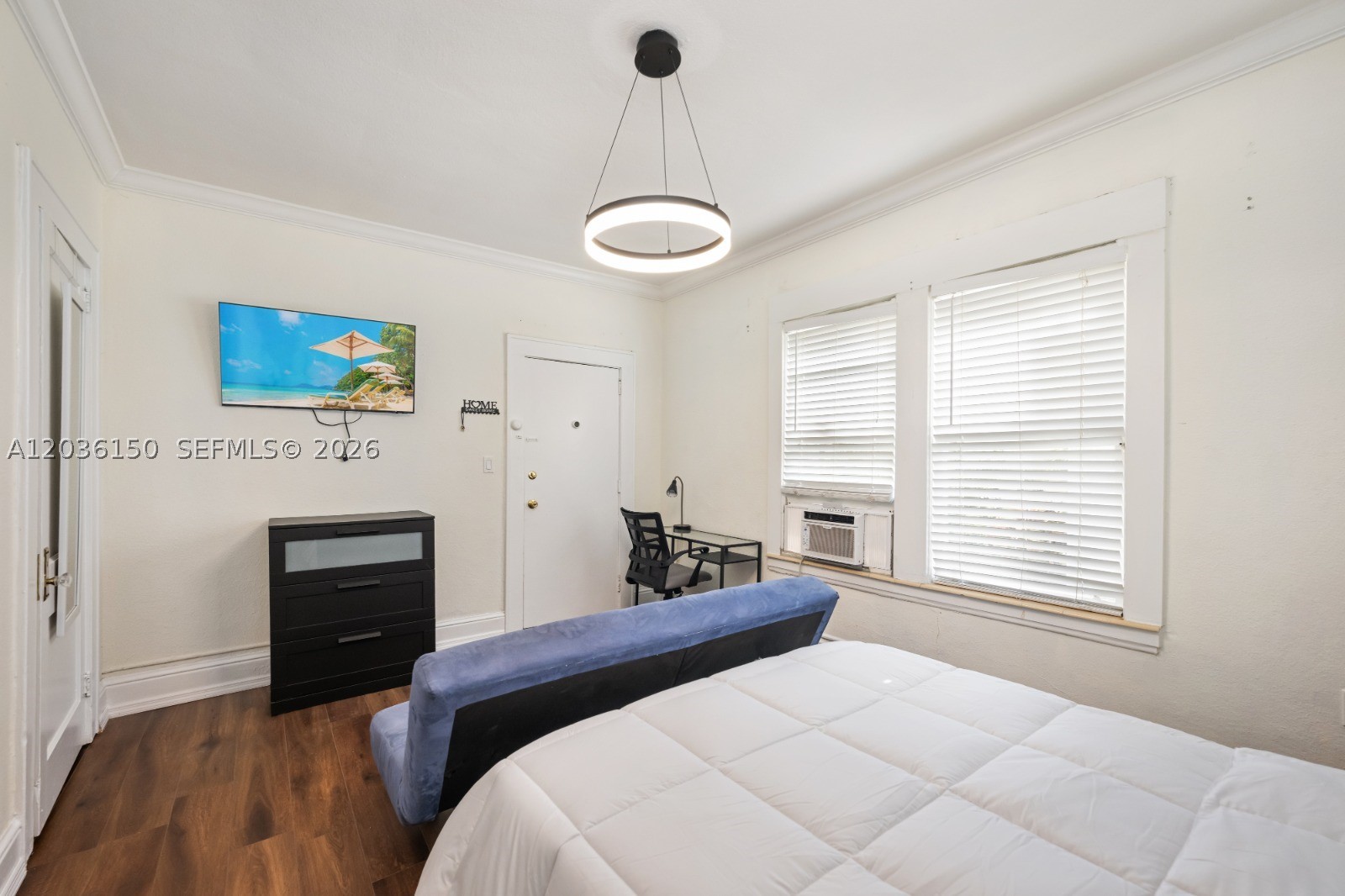 126 Mendoza Ave 5