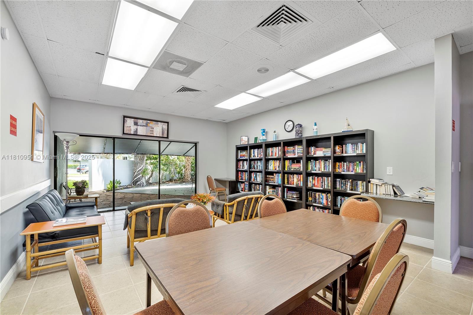 LIME BAY CONDOMINIUM 5 - Residential