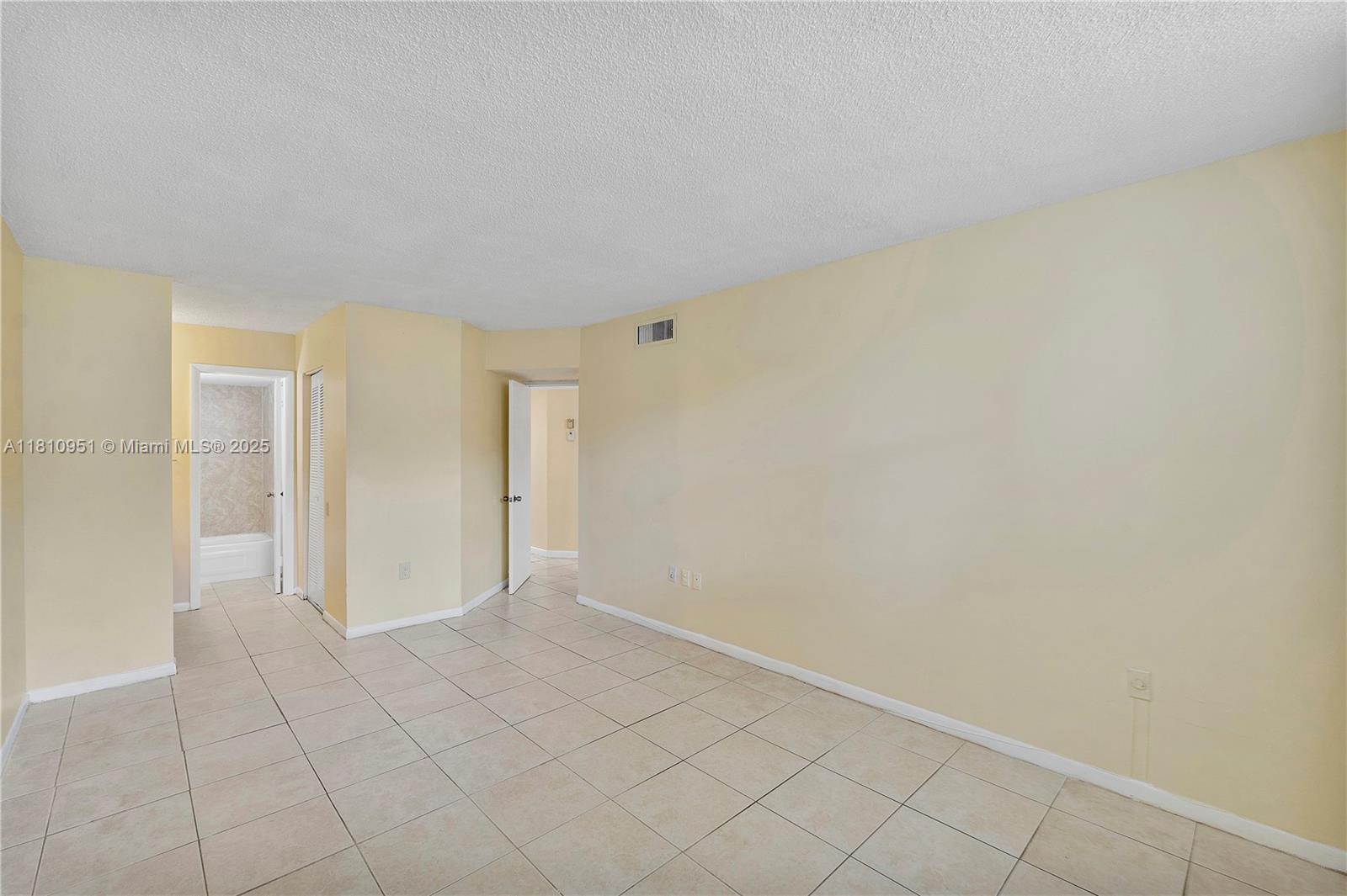 LIME BAY CONDOMINIUM 5 - Residential