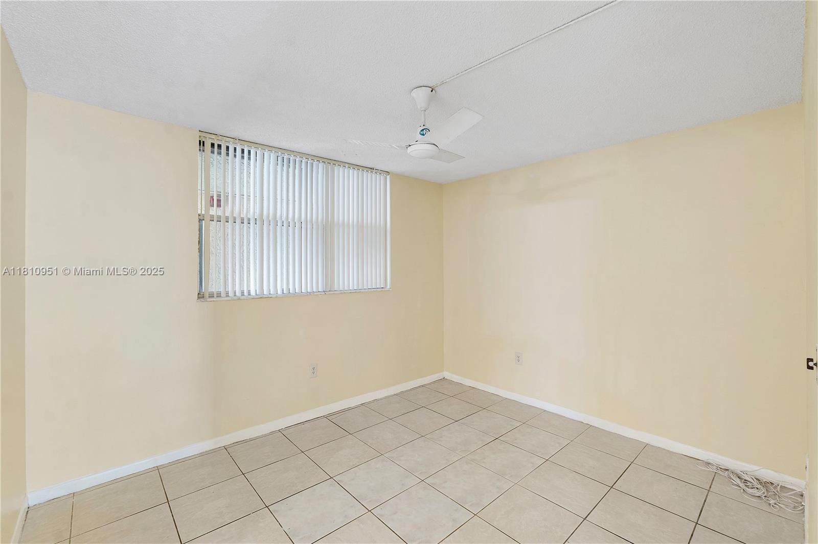 LIME BAY CONDOMINIUM 5 - Residential