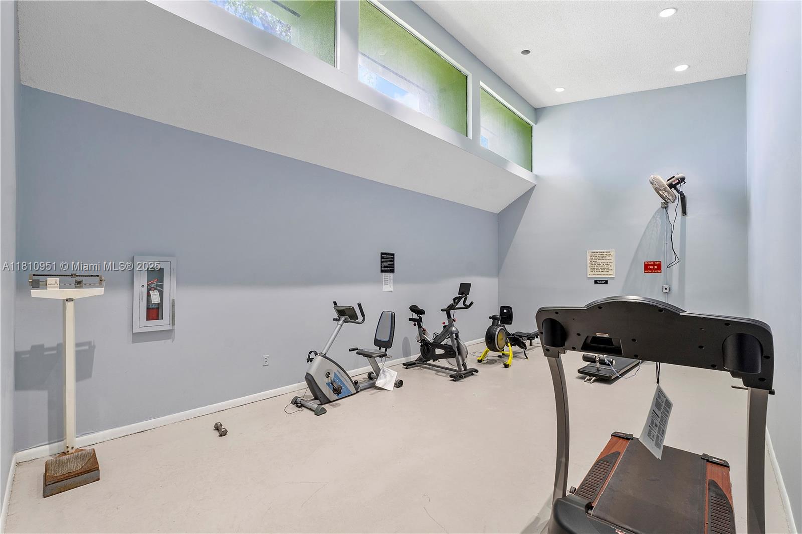 LIME BAY CONDOMINIUM 5 - Residential