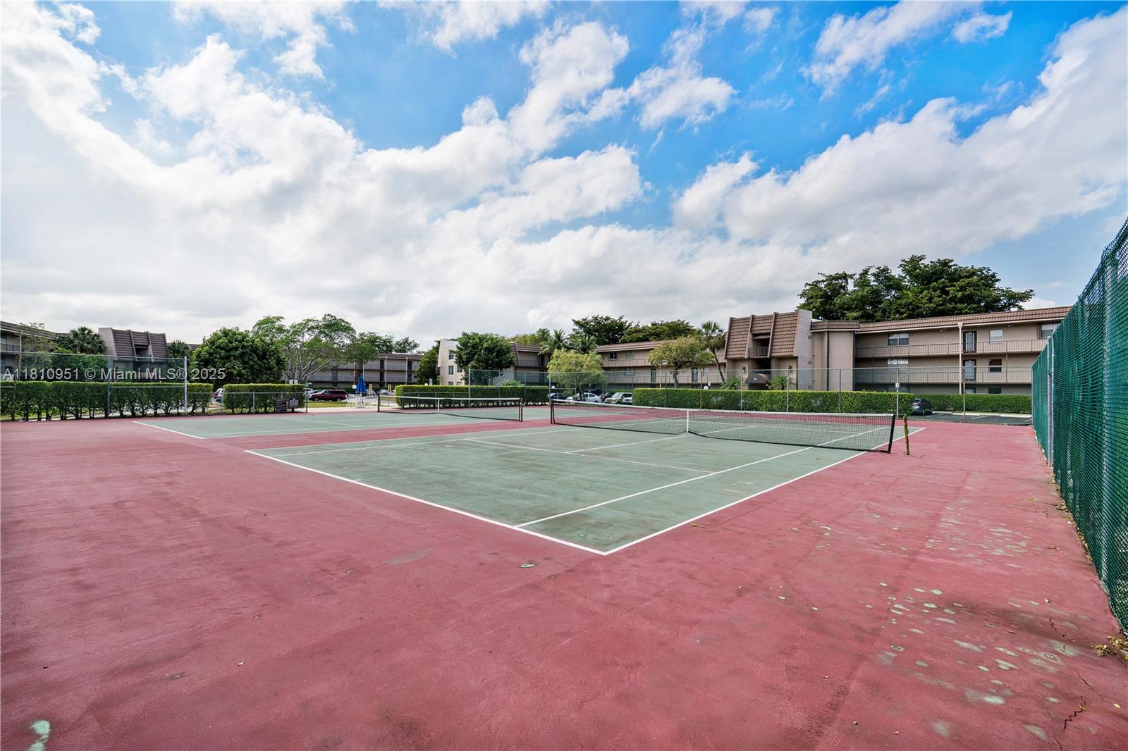 LIME BAY CONDOMINIUM 5 - Residential