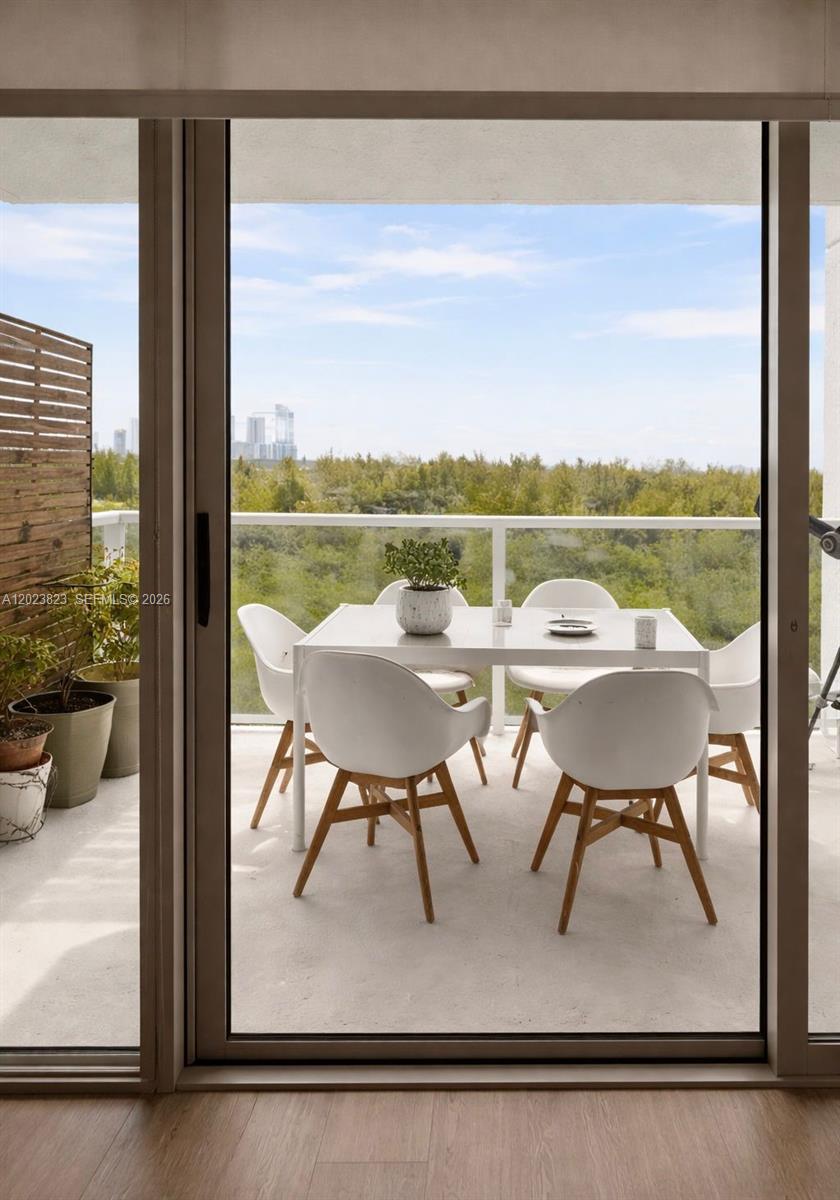 THE OAKS I CONDO - Residential Lease