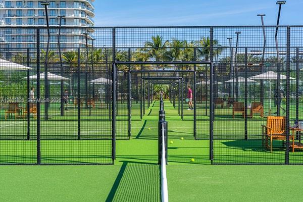 THE OAKS I CONDO - Residential Lease