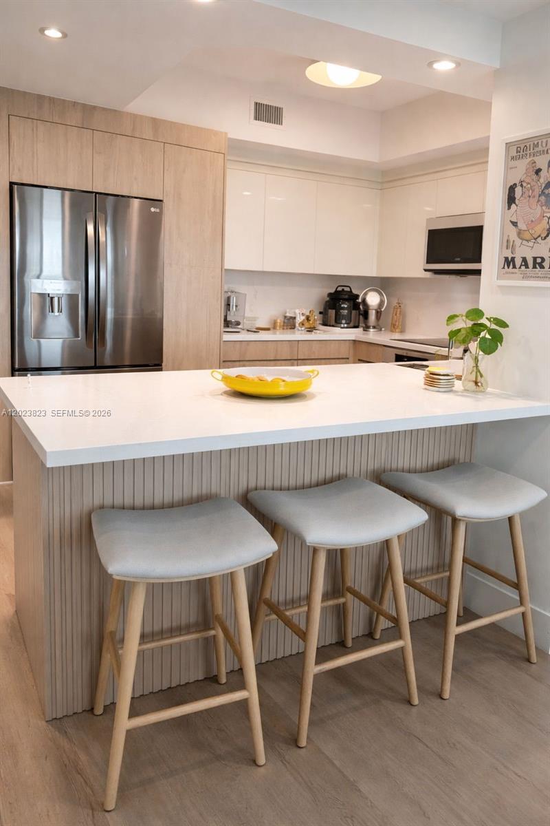 THE OAKS I CONDO - Residential Lease