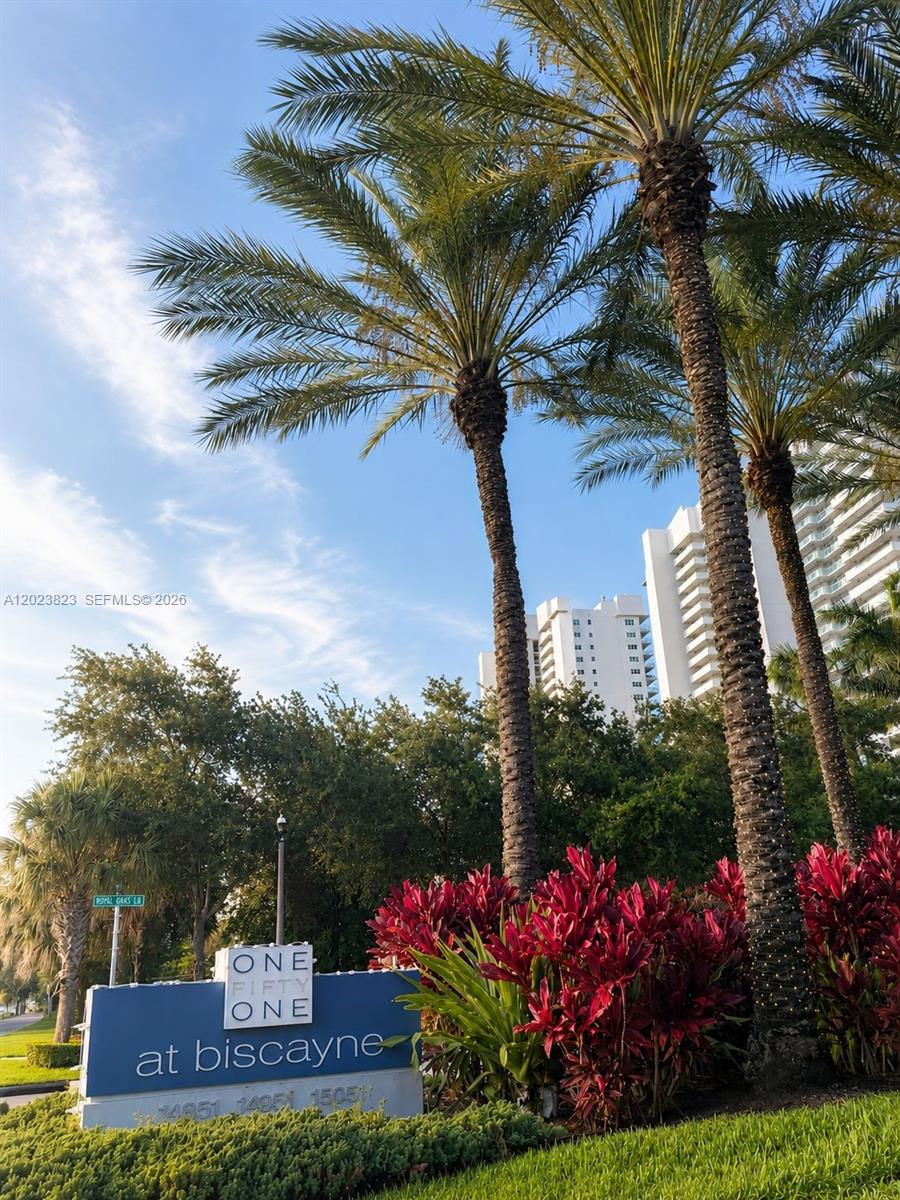 THE OAKS I CONDO - Residential Lease