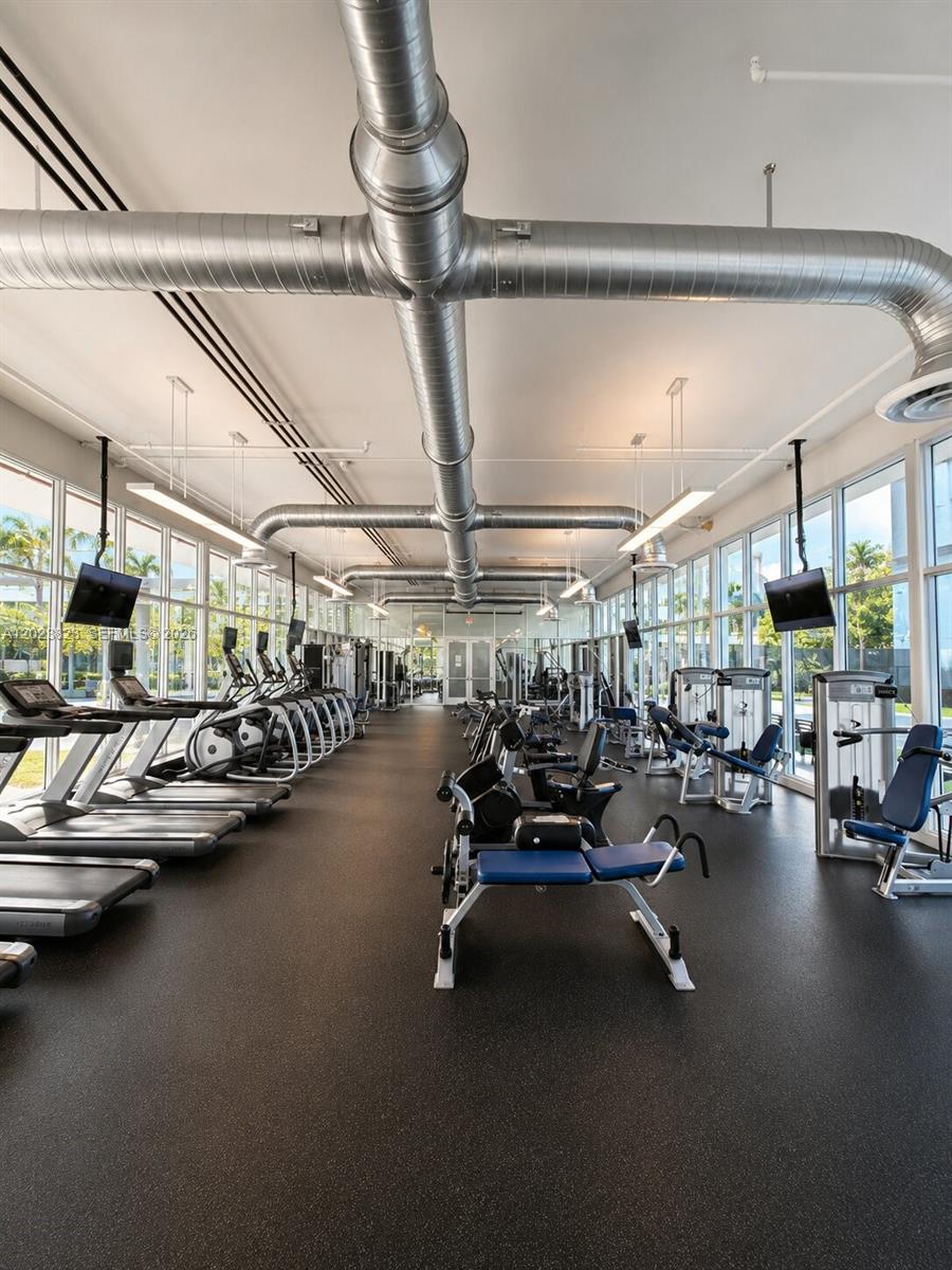 THE OAKS I CONDO - Residential Lease