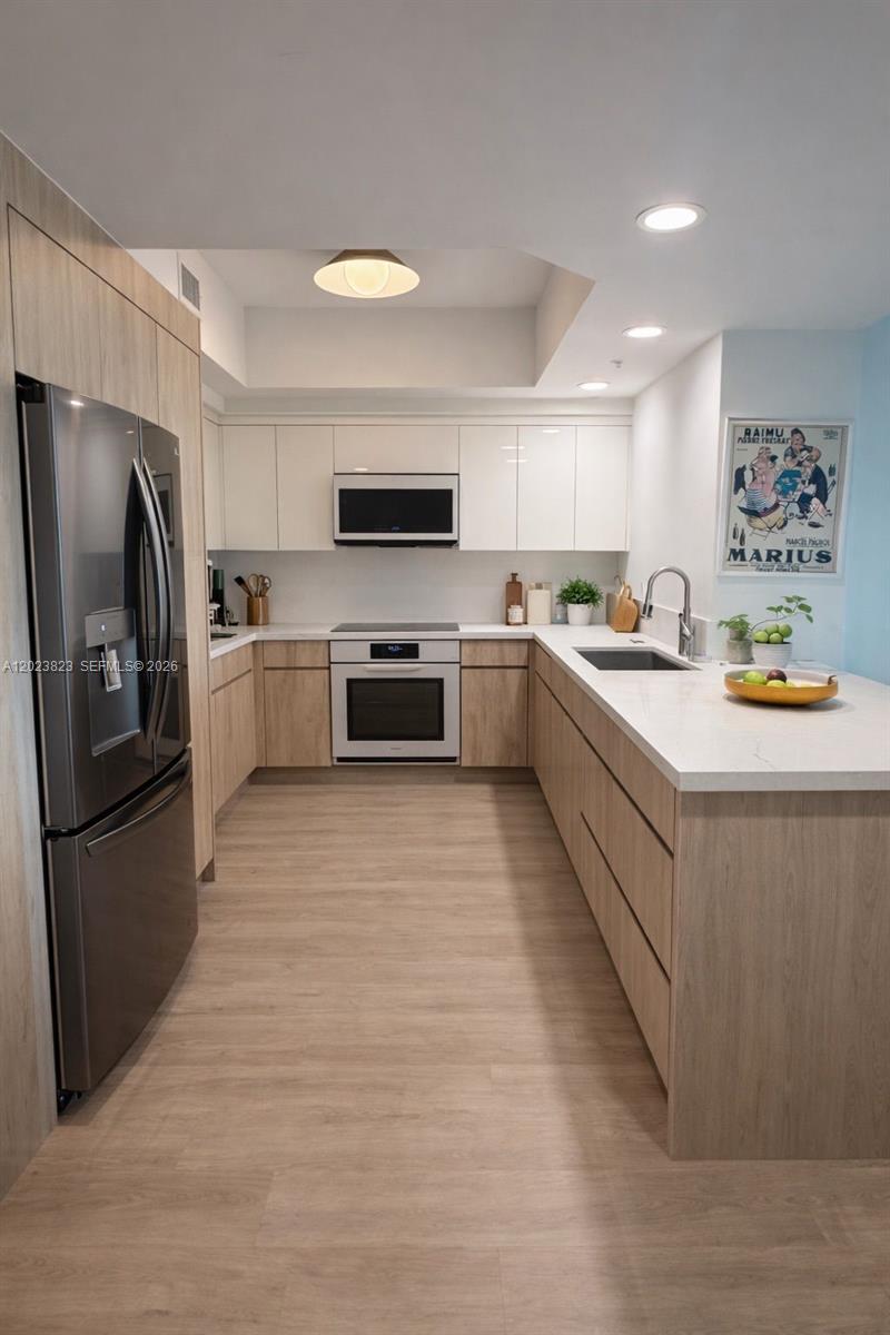 THE OAKS I CONDO - Residential Lease