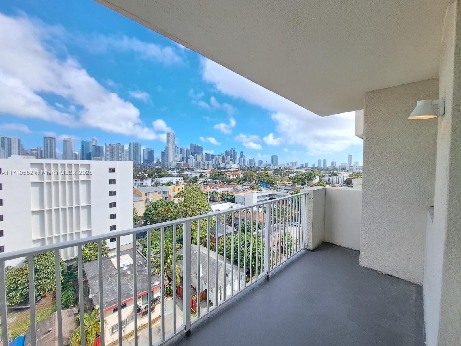 BRICKELL RIVERVIEW - Residential Lease