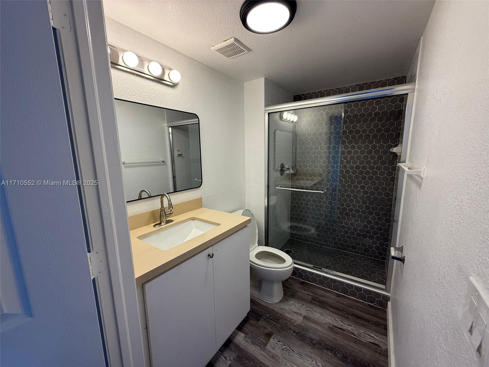 BRICKELL RIVERVIEW - Residential Lease