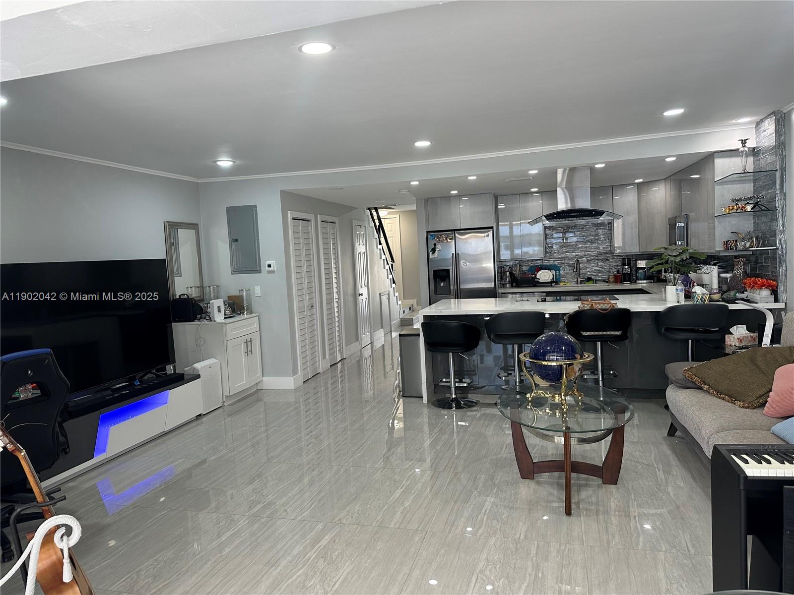 BEACH CLUB VILLAS CONDO - Residential