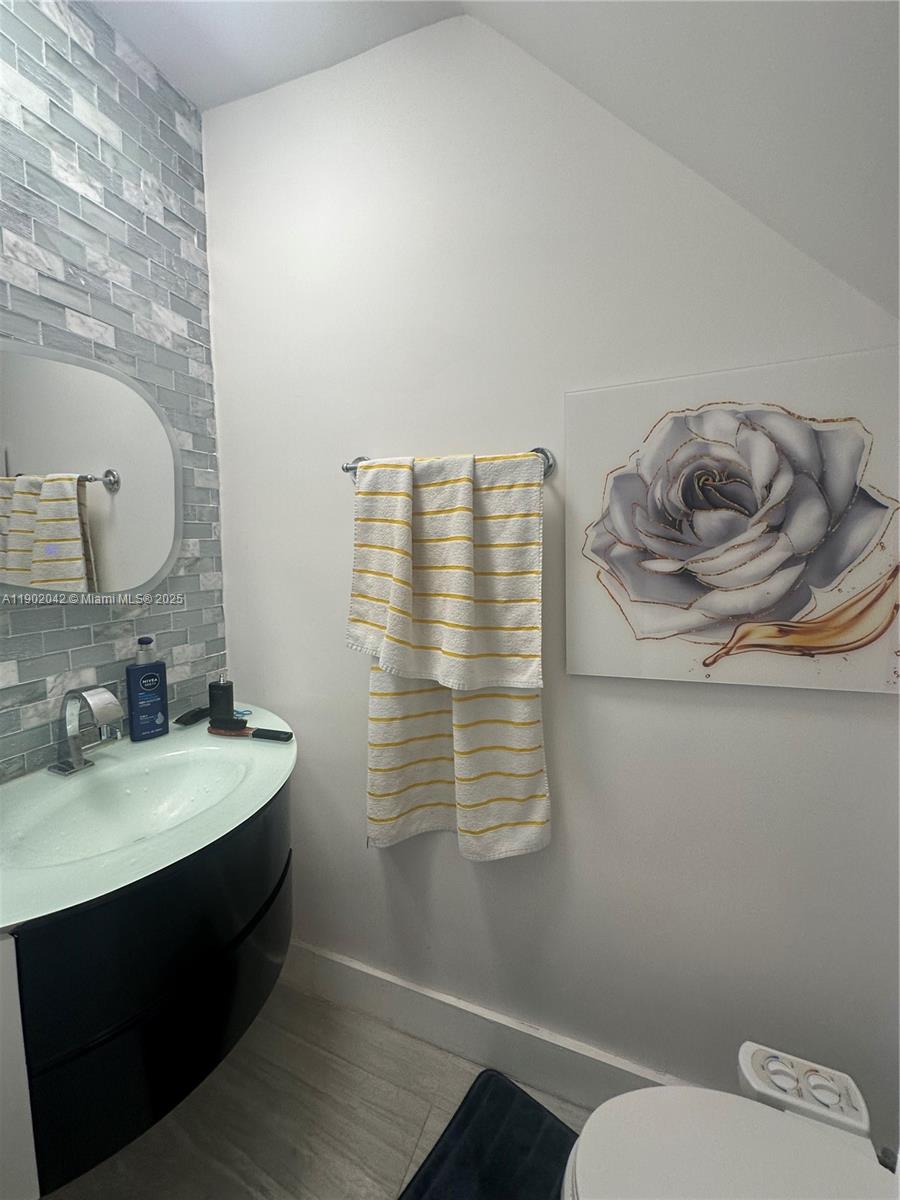 BEACH CLUB VILLAS CONDO - Residential
