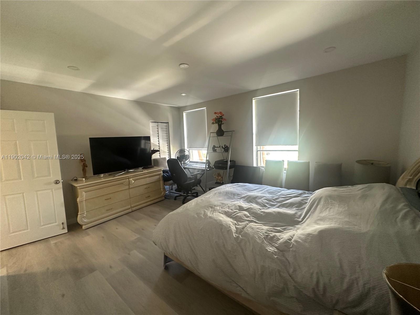 BEACH CLUB VILLAS CONDO - Residential