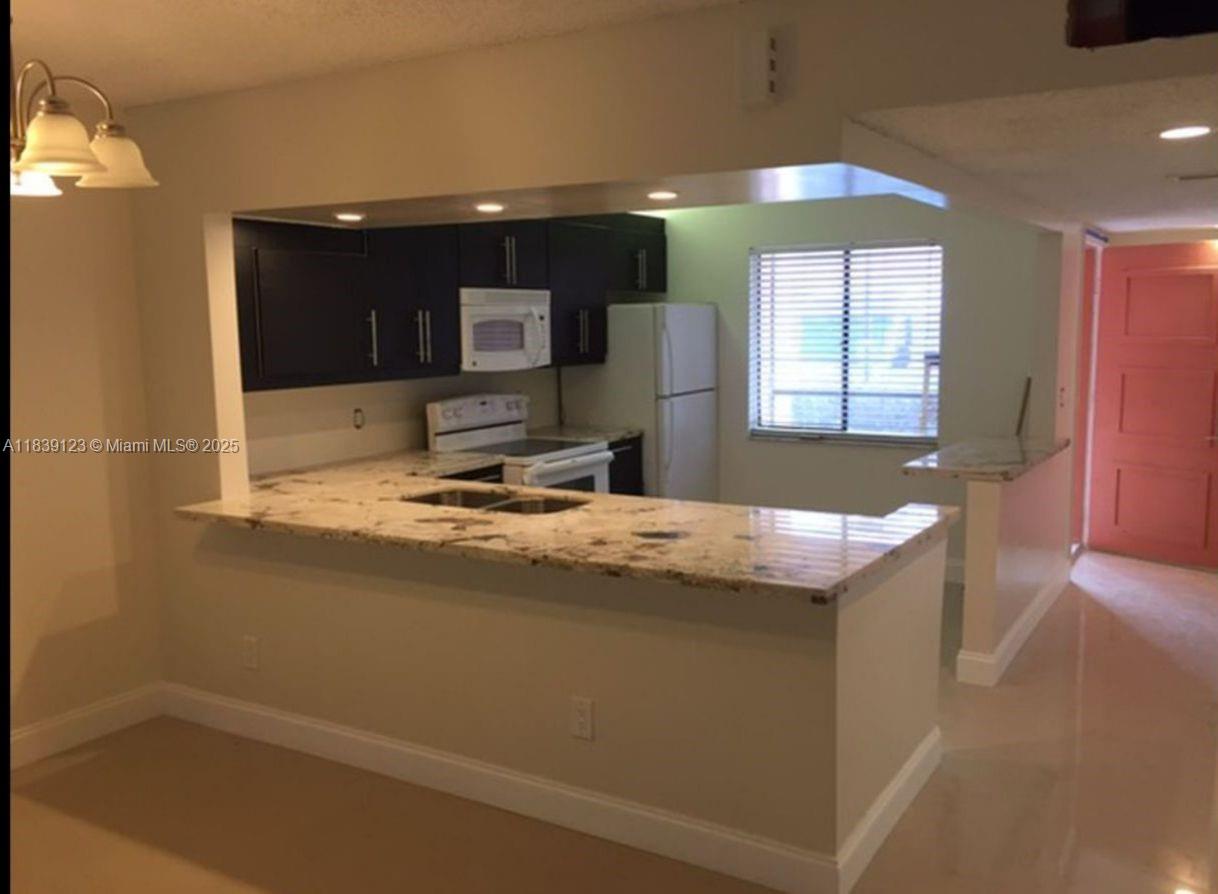 227 Lakeview Dr 104