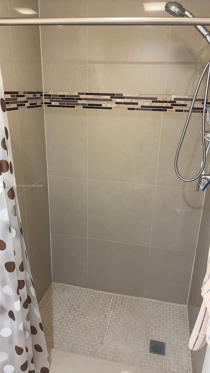 VALENCIA VILLAGE CONDO PH - Residential