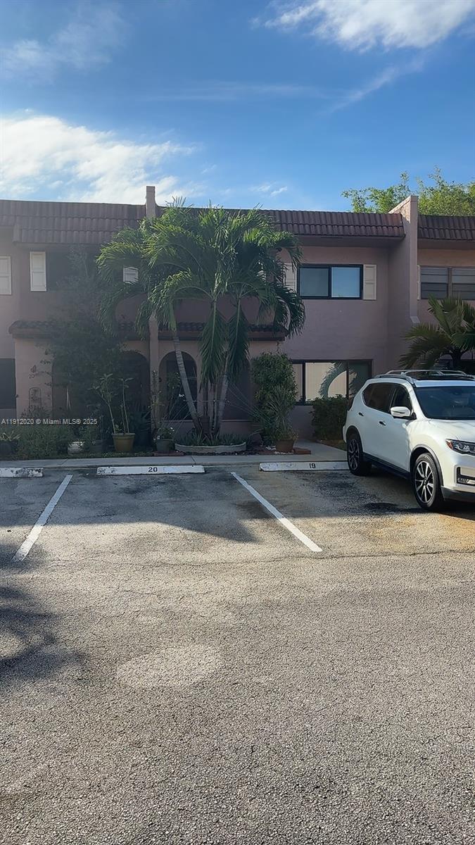 VALENCIA VILLAGE CONDO PH - Residential