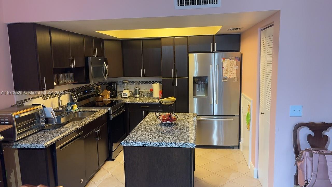 VALENCIA VILLAGE CONDO PH - Residential