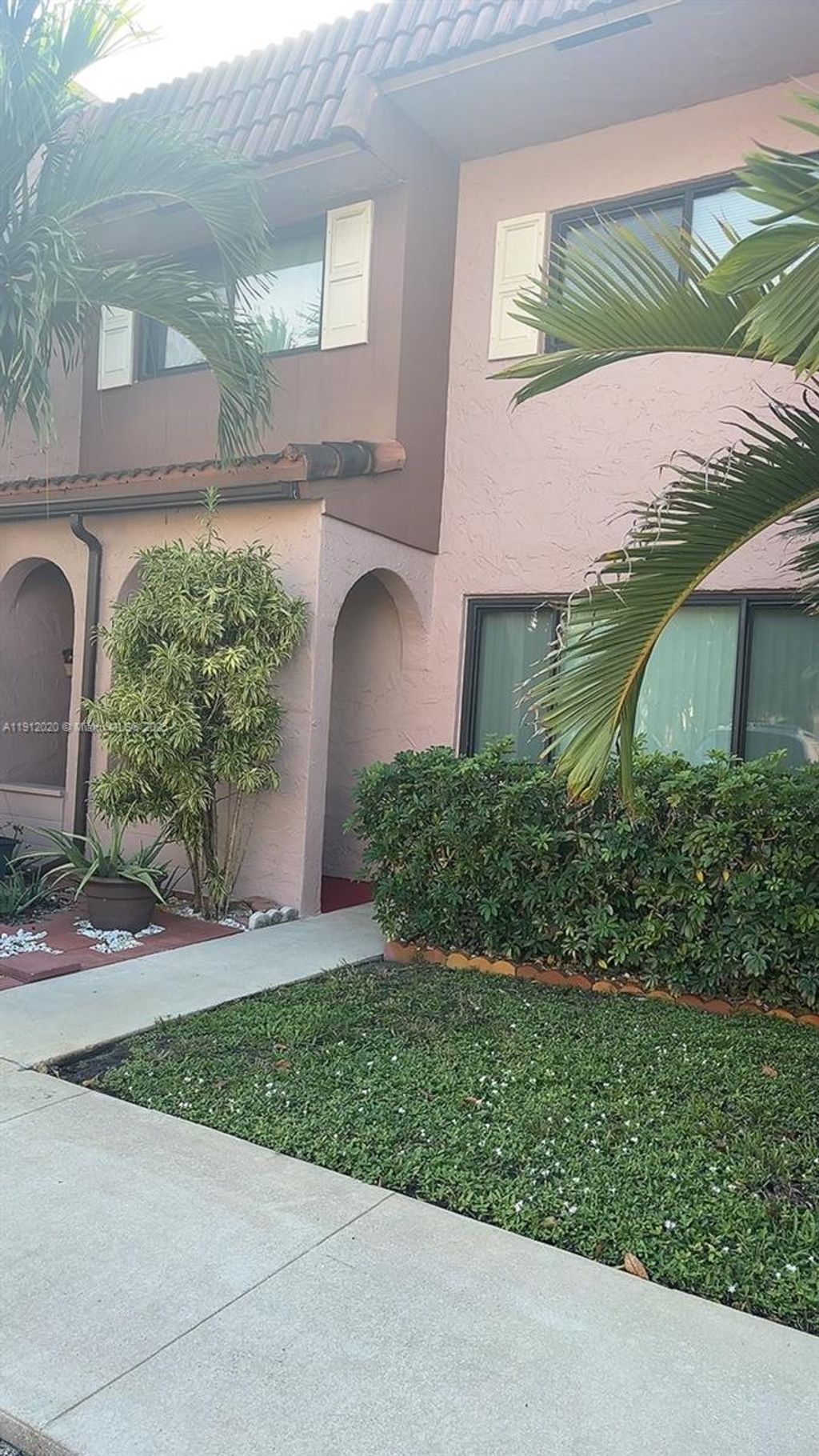 Photo of 19 Matador Ln #6-22, Davie, FL 33324 (MLS # A11912020)