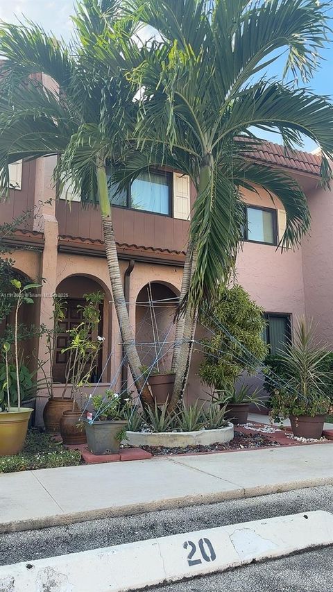 19 Matador Ln 6-22 Davie FL 33324