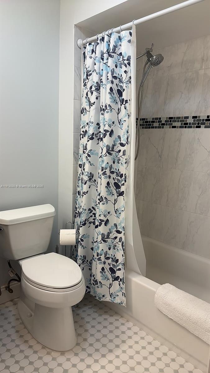 VALENCIA VILLAGE CONDO PH - Residential