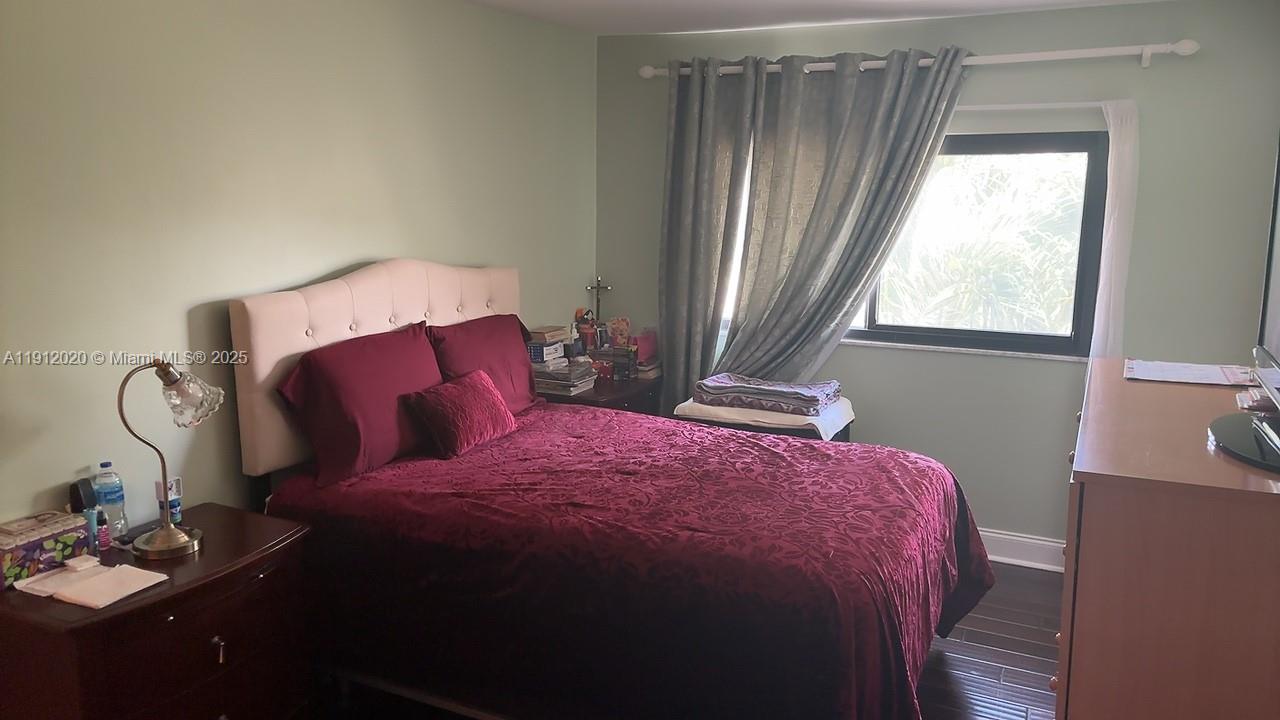 VALENCIA VILLAGE CONDO PH - Residential